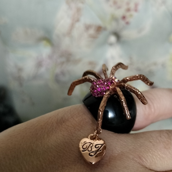 Betsy Johnson 🕷️ Spider Ring - Picture 3 of 3
